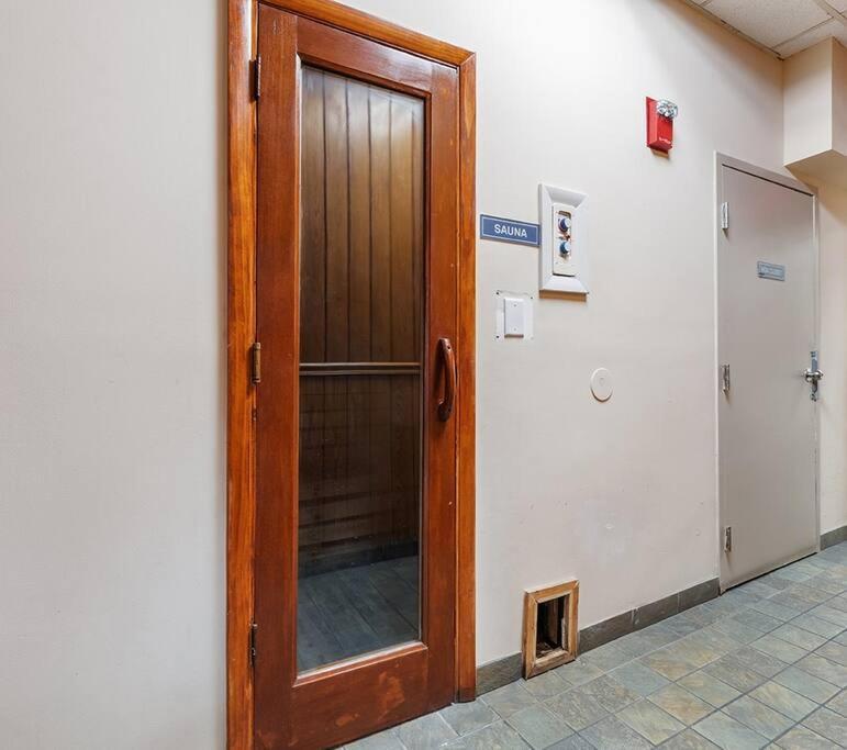 Cabana Palms - Oceanfront Renovated King Bed Sauna Мертл-Біч Екстер'єр фото