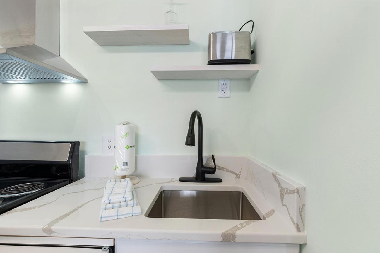 Cabana Palms - Oceanfront Renovated King Bed Sauna Мертл-Біч Екстер'єр фото